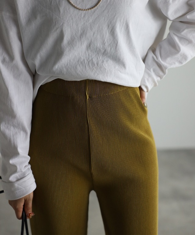 カッティングプリーツパンツ