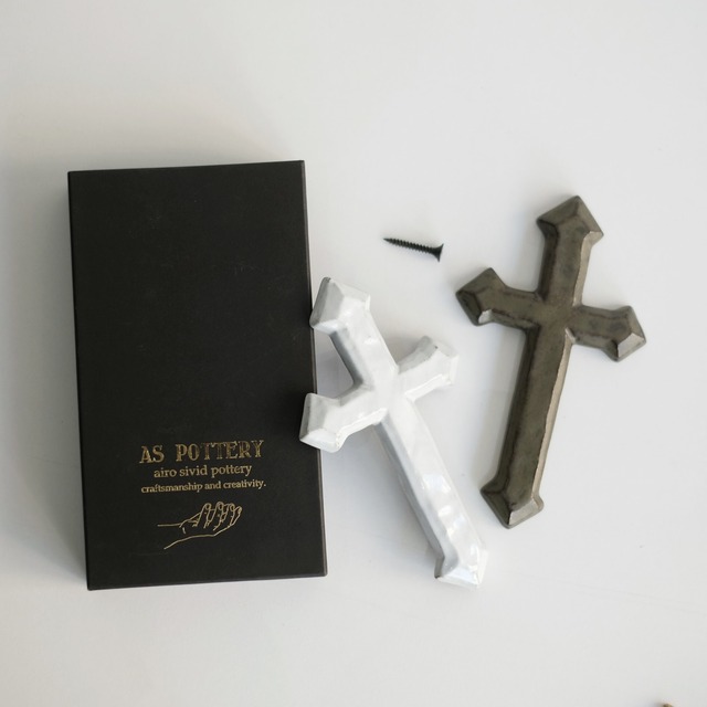 AS POTTERY / CROSS