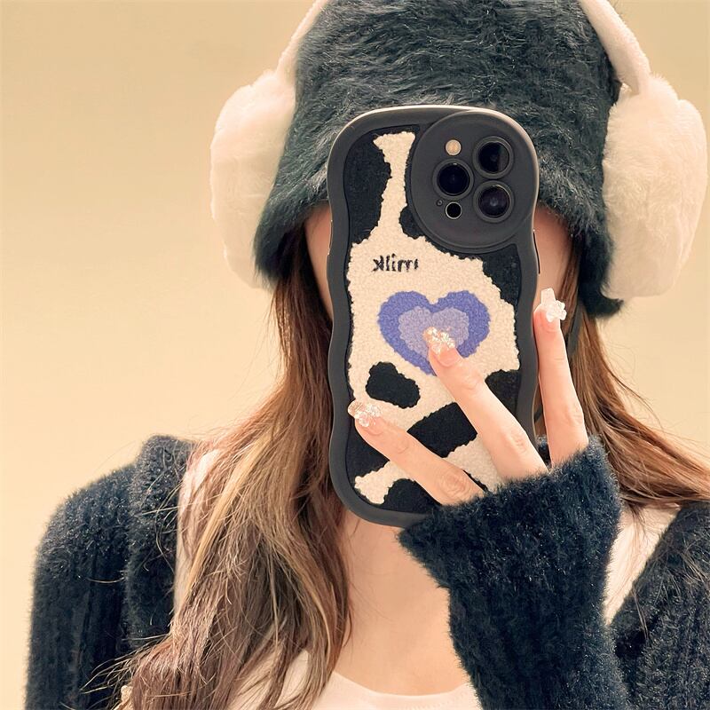 スマホケース iPhoneケース スマホカバー 携帯ケース アイフォンケース シリコンケース レディース 落下防止 モコモコ かわいい 大人可愛い カジュアル おしゃれ こなれ感 ラフ ラブリー キュート ガーリー 個性的 ポップ 牛柄 アニマル柄 ハート ホルスタイン OL 通勤 学生 通学 デート お出かけ 女子会 休日 散歩 送料無料 公園デビュー ホワイト ブラック オールシーズン シーズンレス 10代 20代 30代 韓国 韓国系 ギフト プレゼント ファッション トレンド 流行 インスタ映え