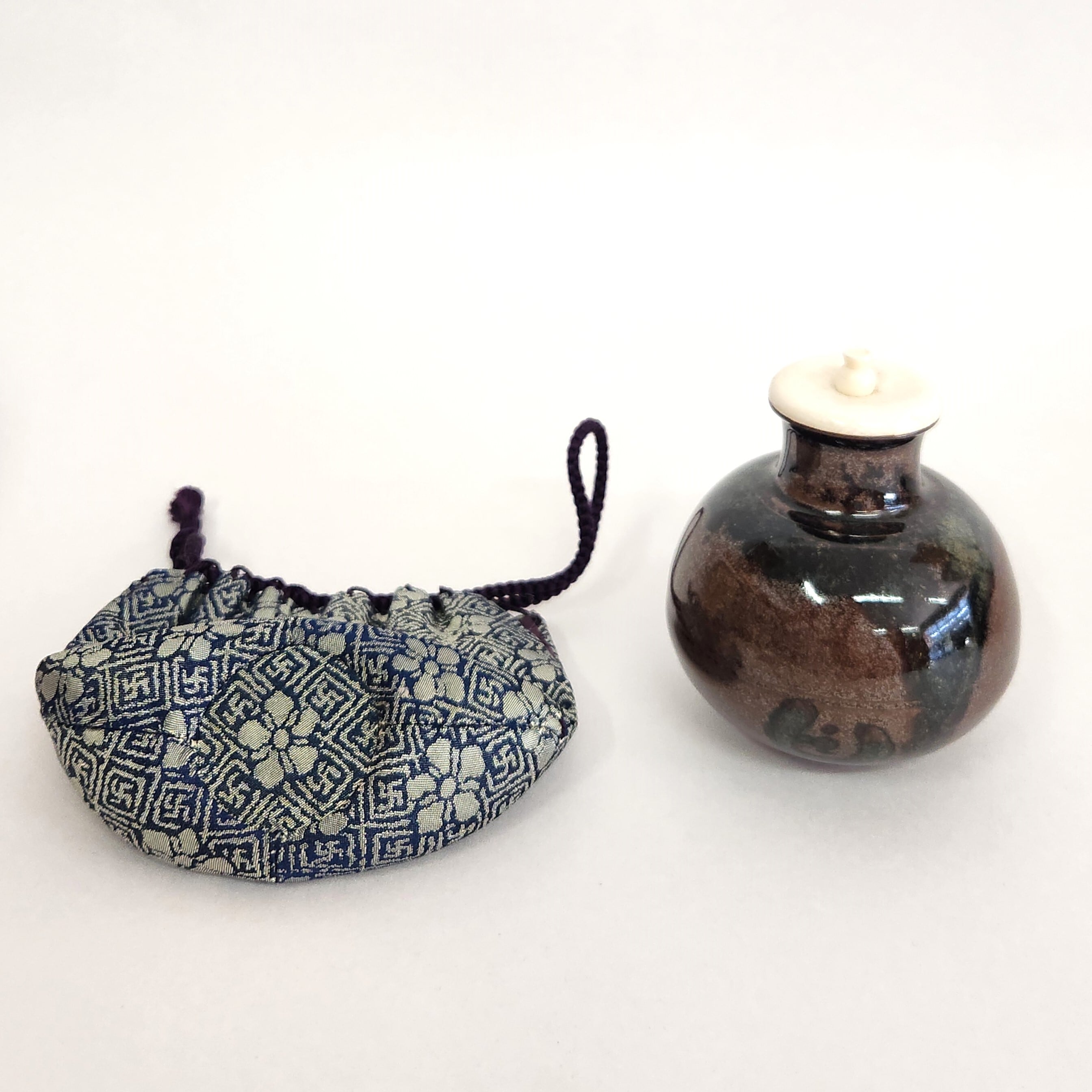 茶道具　京焼　勝龍寺窯　大名物　利休鶴首写茶入　仕覆付　共箱　V　5553 茶道具京焼勝龍寺窯大名物利休鶴首写茶入仕覆付共箱V5553