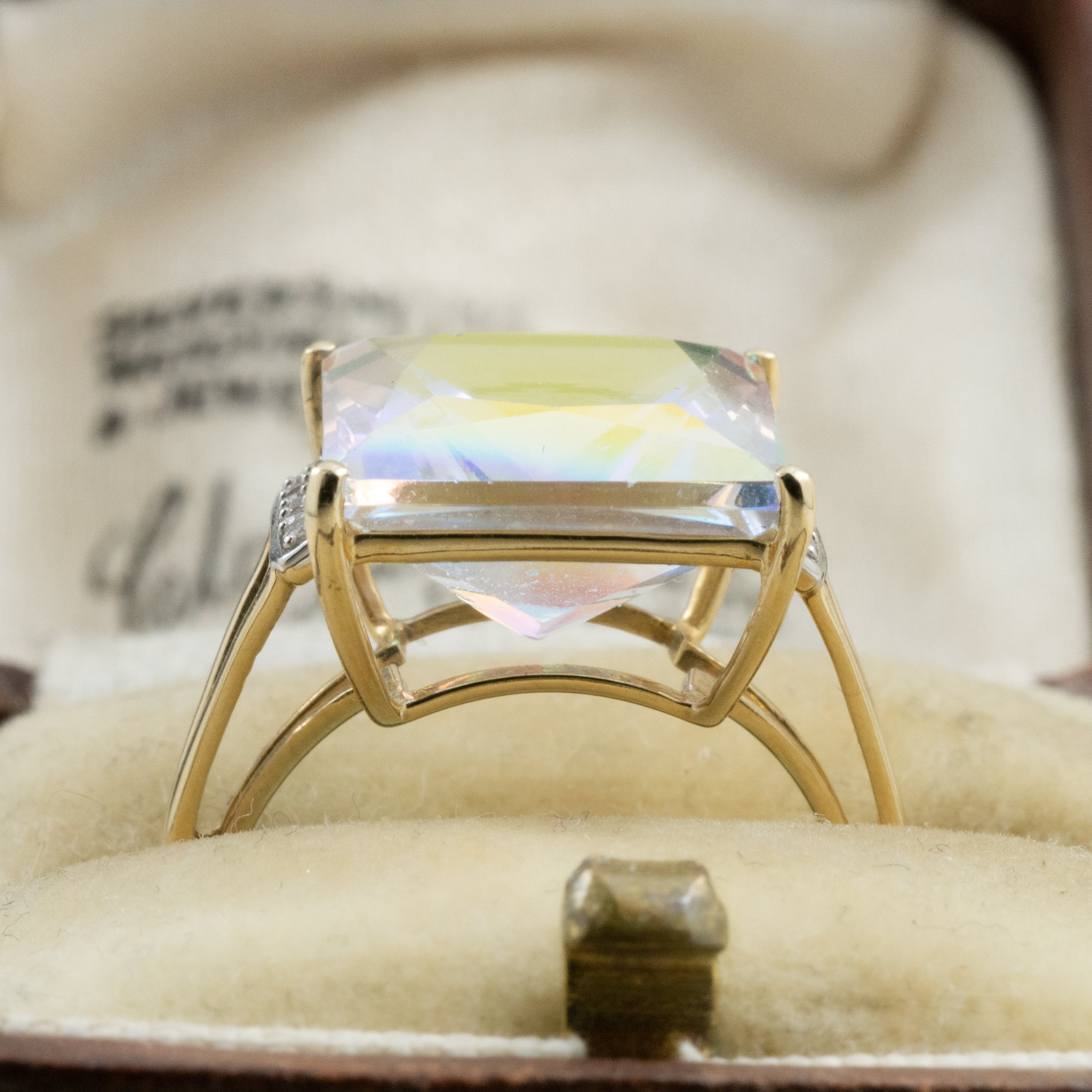 イギリス ヴィンテージ ジュエリー K9 ミスティックトパーズ