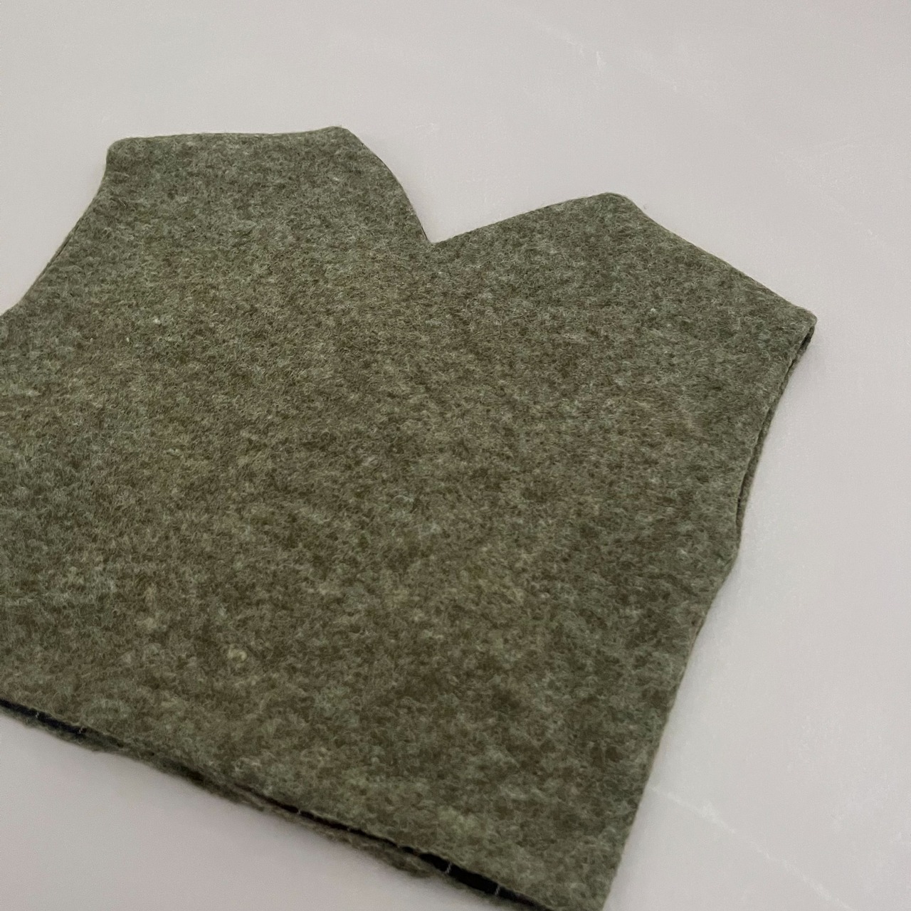 HELLOLUPO　ALI GILET - Yucca(6-7y)