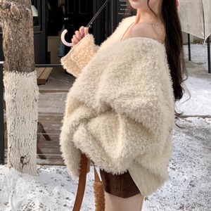 2色／Vネックビッグシルエットボアトップス ・12900