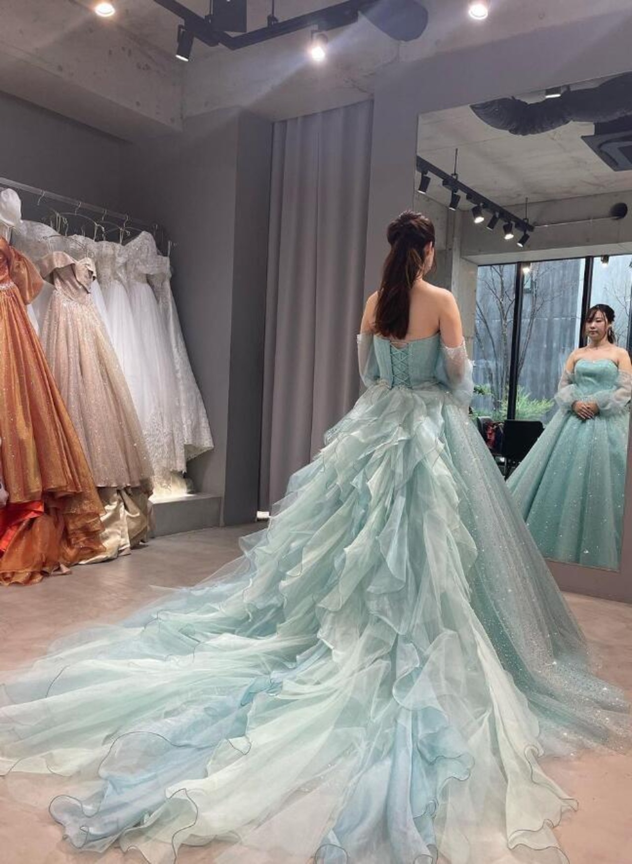 豪華！ カラードレス 爽やかで優しいブルー 清 キラキラチュール ベア  