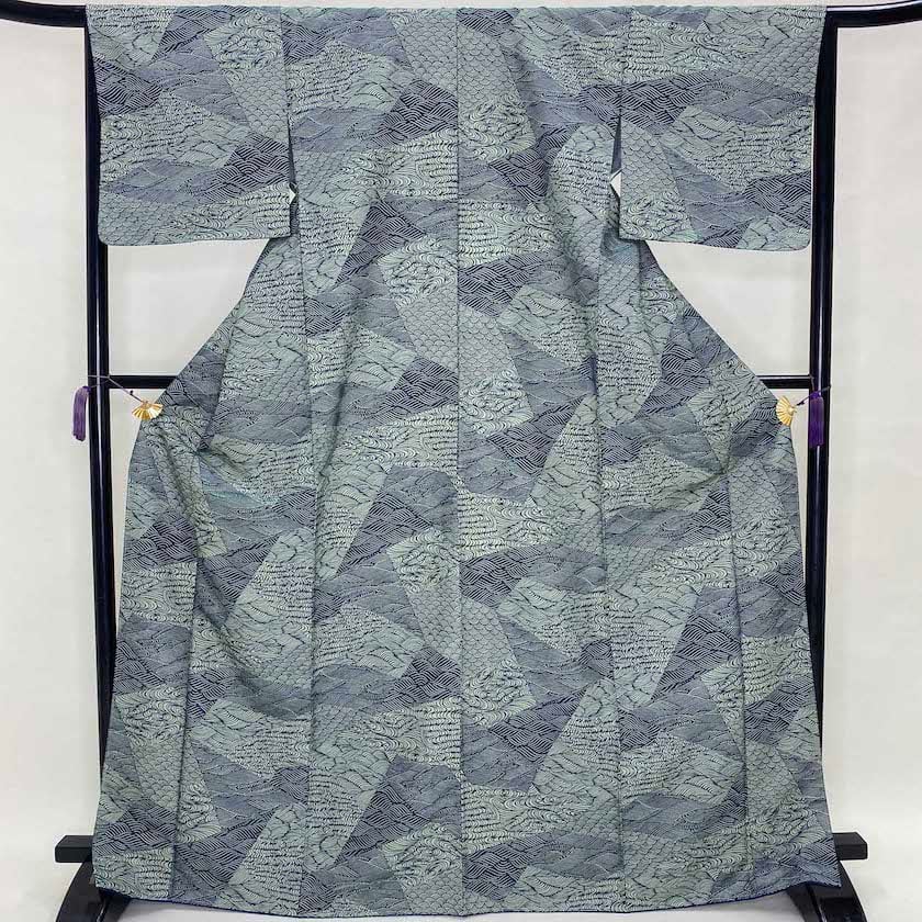 小紋 着物 手染 地紋 兎 波丸 松 くすみ緑 裄65.5 M 中古 sn727