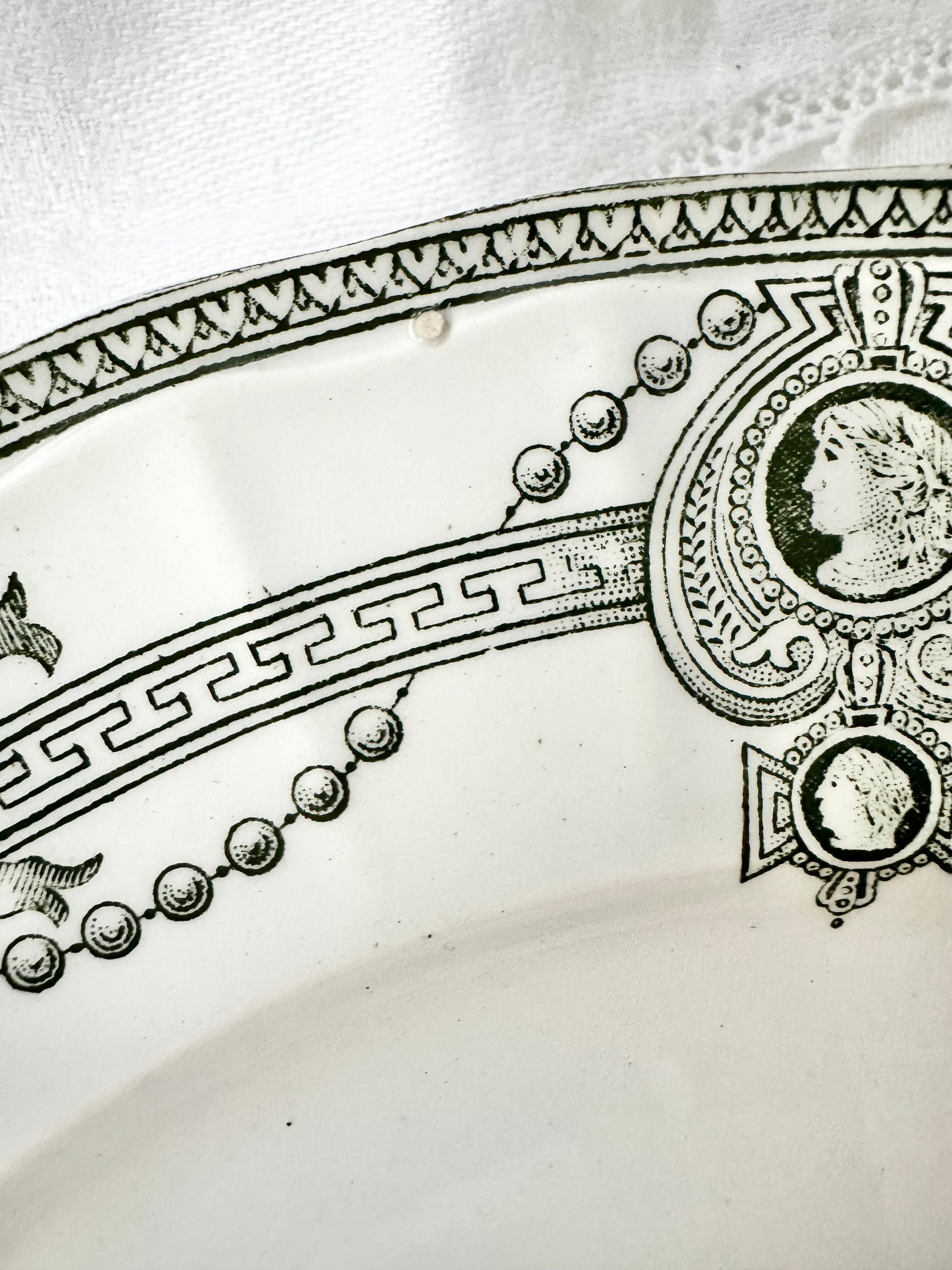 ② Saint-Amand & Hamage Médaillon サンタマン エ アマージュ 平皿