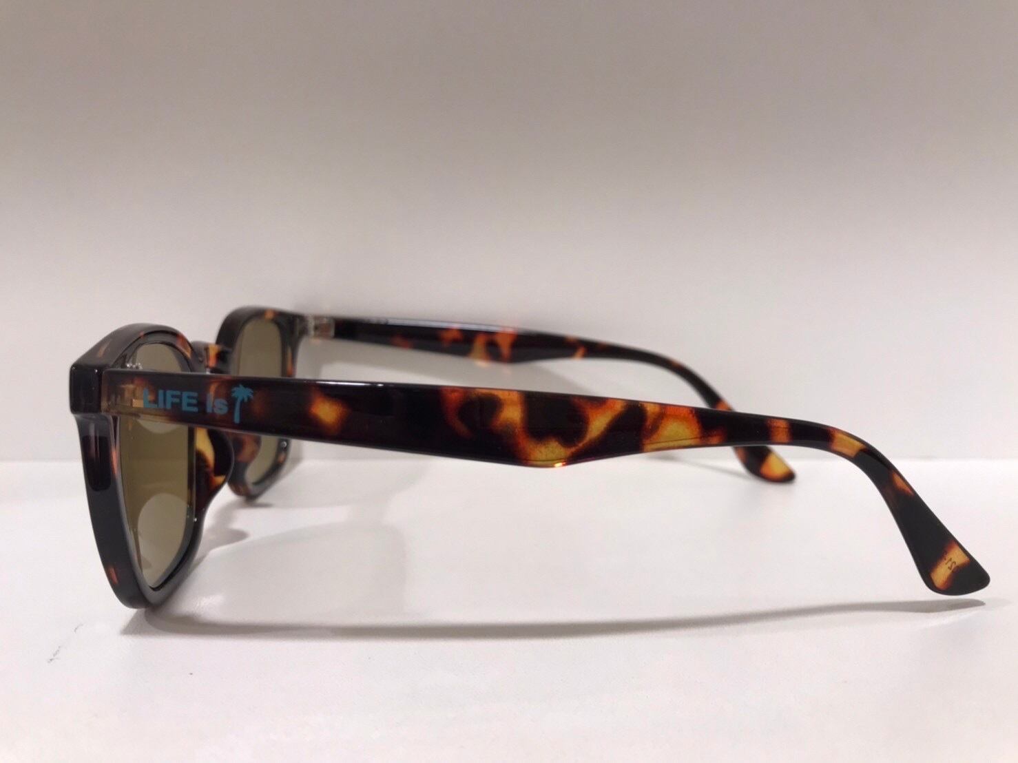 UV99％CUT☆LIFE is Islandブラウンサングラス ケース付 ¥ 3990(￥4389