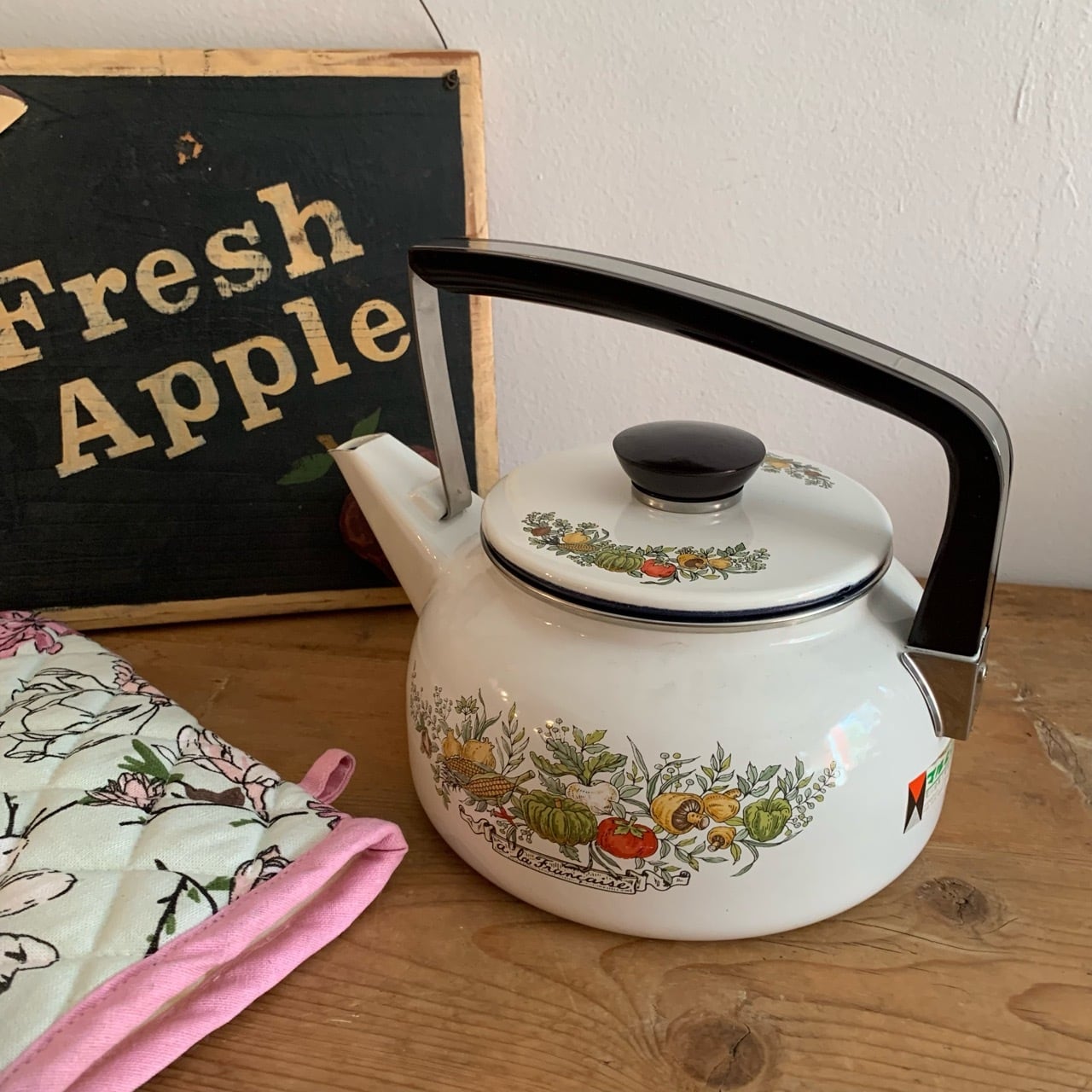 MARUBISHI ホーローケトル マルビシホーローウェア ラ・フランセ 野菜柄 昭和レトロ ヤカン