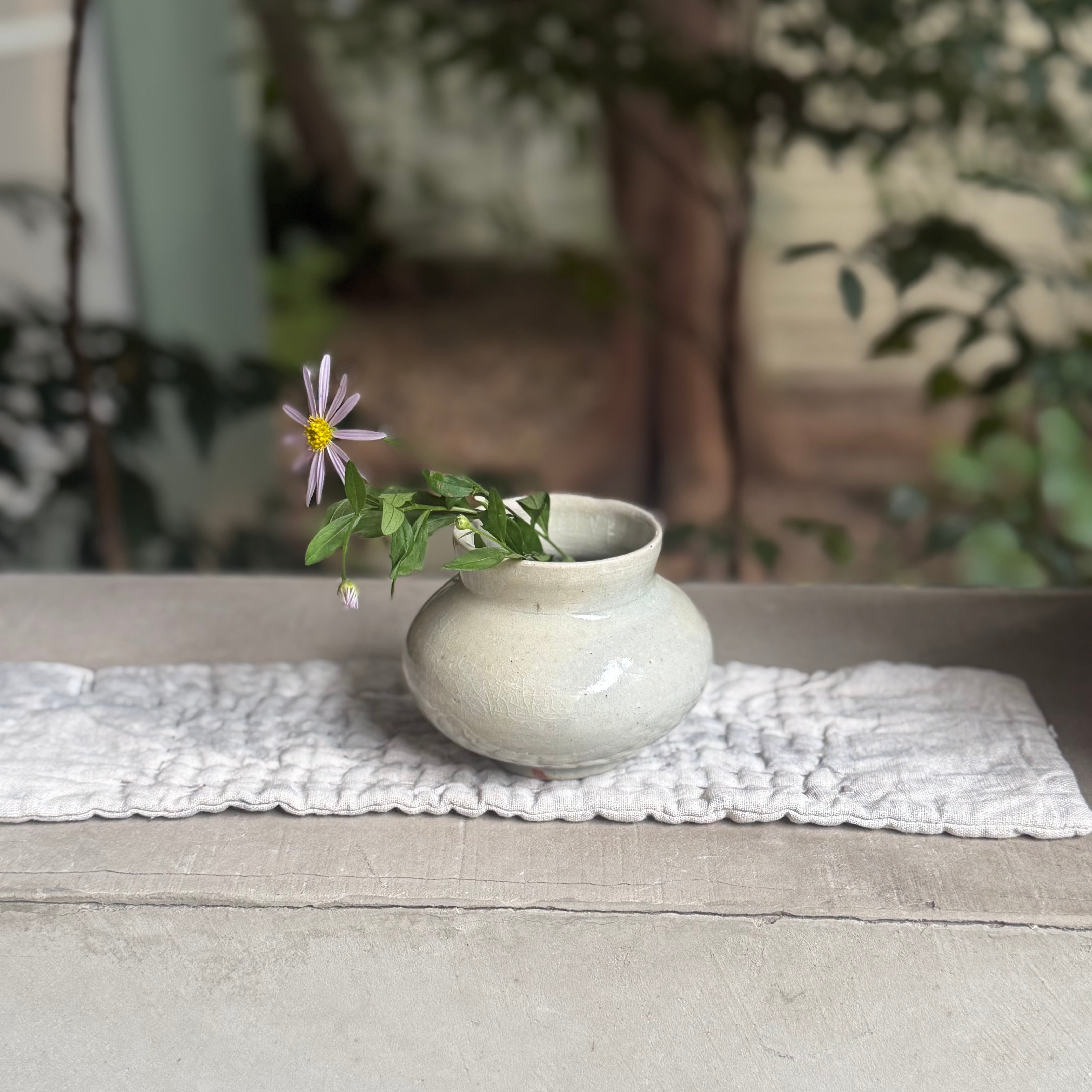 日高伸治 青白磁小壺 | gallery 一白
