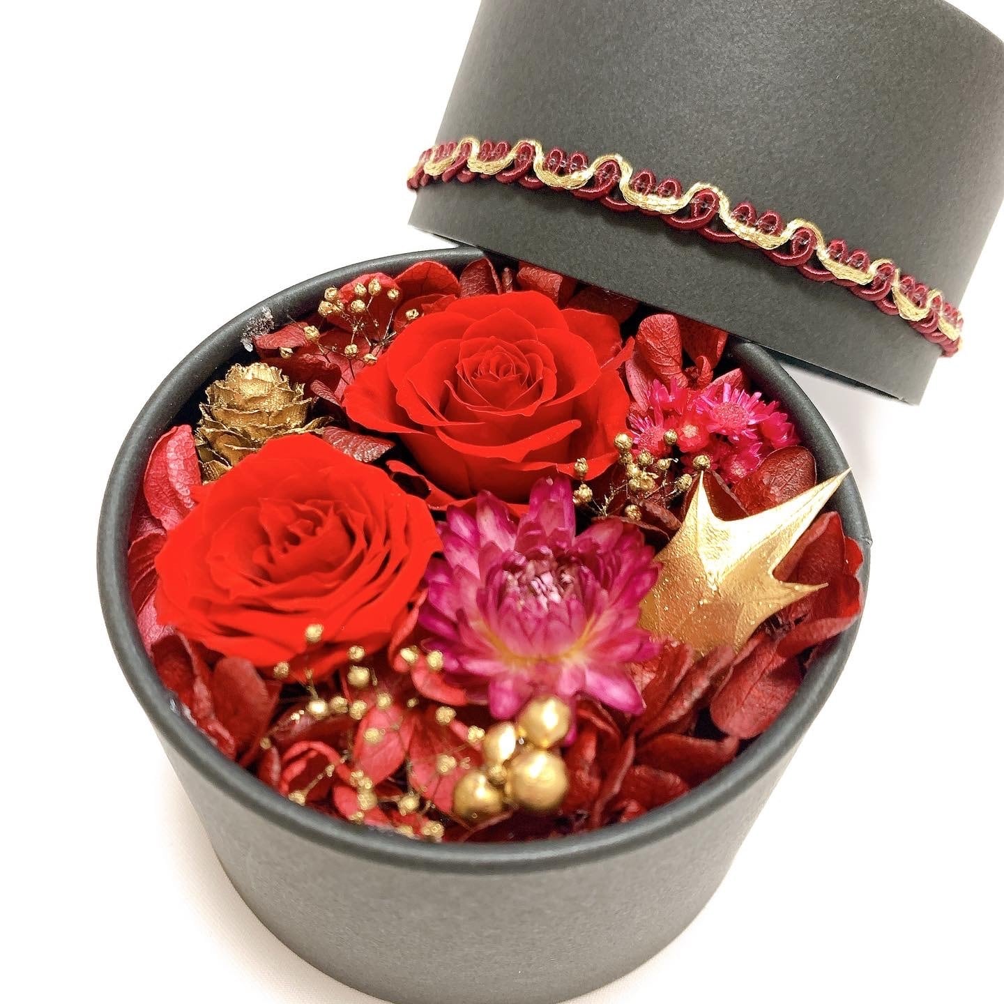 Xmas♡フラワーアレンジプレート飾り 今月の プリザーブドフラワー ディスプレイクラスは 🌲🌲 クリスマス