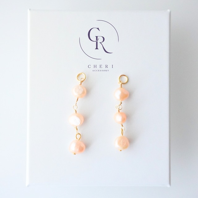 イヤリングチャーム　14kgf　淡水パール　アプリコットピンク　デイリー　結婚式　エレガント　かわいい　パール　フォーマル　揺れる