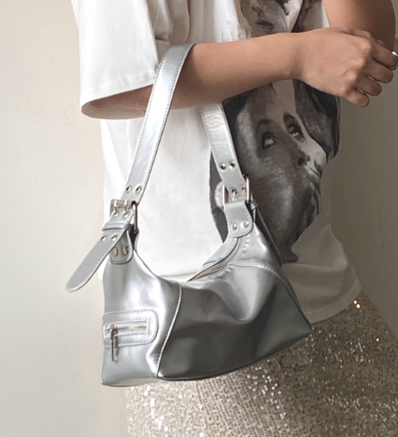 この夏にバズること間違いなし！ Y2Kっぽ PUショルダーバッグ  