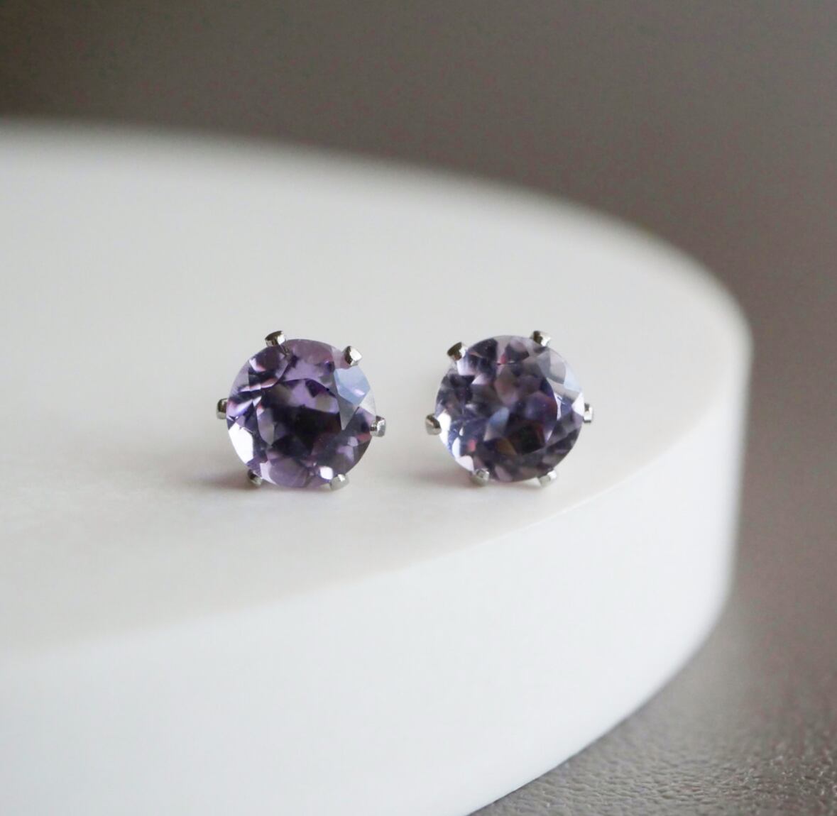 春紫のきらめき】アメジストの一粒ピアス4mm 天然石 2月誕生石
