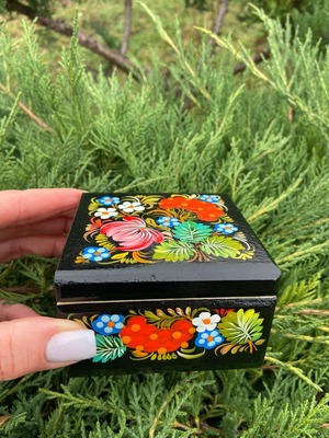 ペトリキウカのジュエリーボックス（巨匠ホロベッツ作）