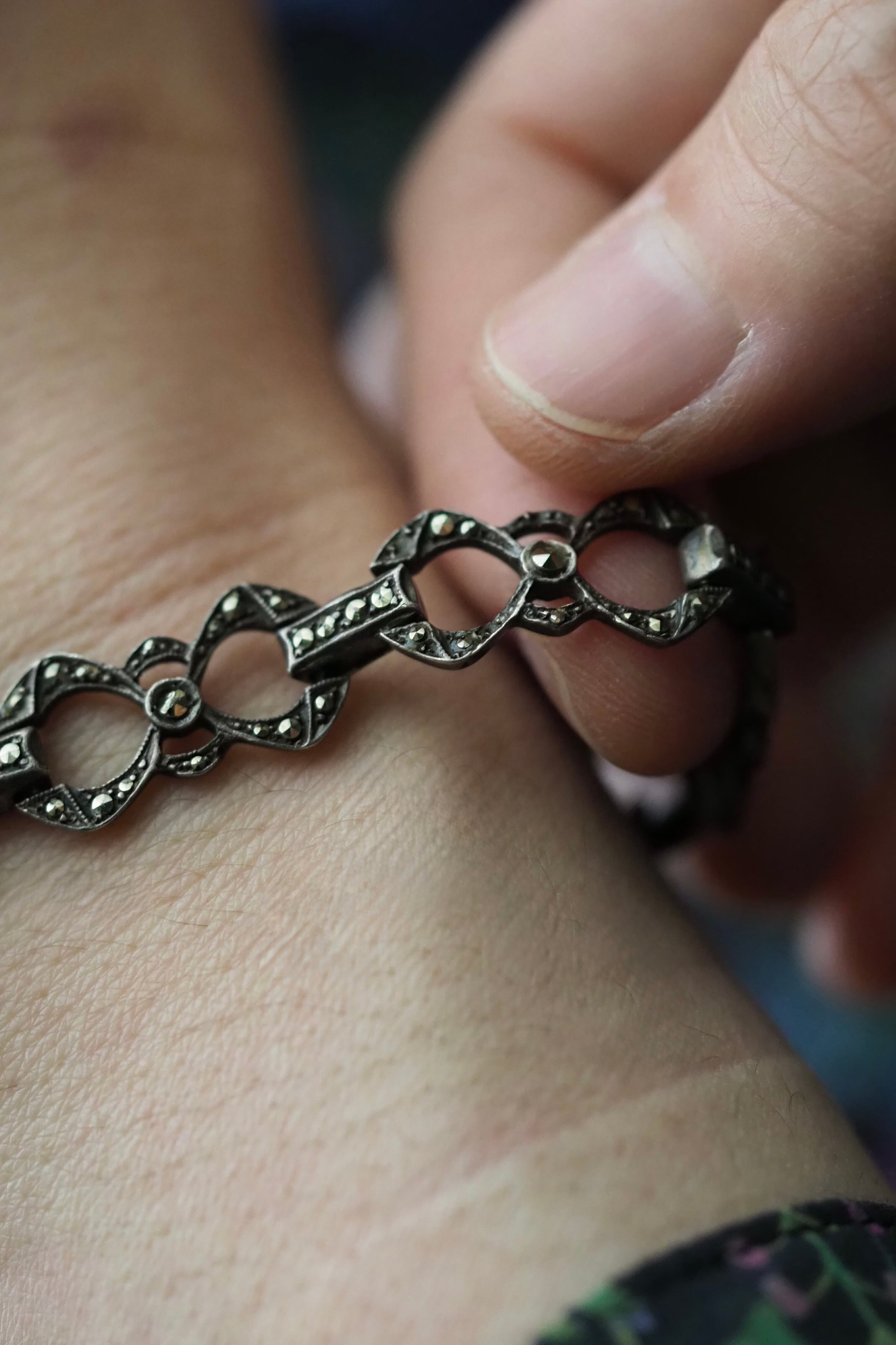 連なるマーカサイトブレスレット-antique marcasite bracelet