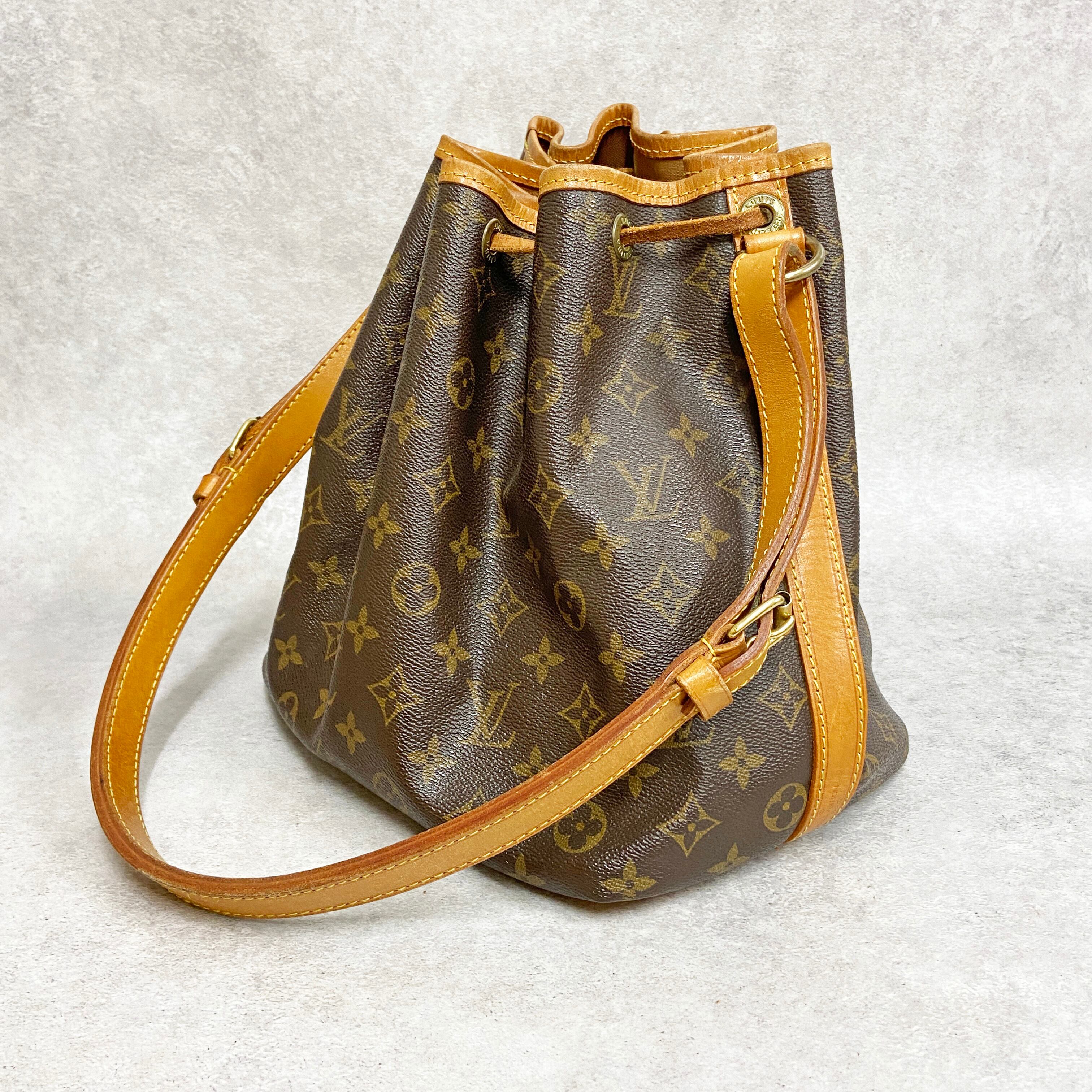 LOUIS VUITTON ルイ・ヴィトン モノグラム プチ・ノエ 巾着ショルダー