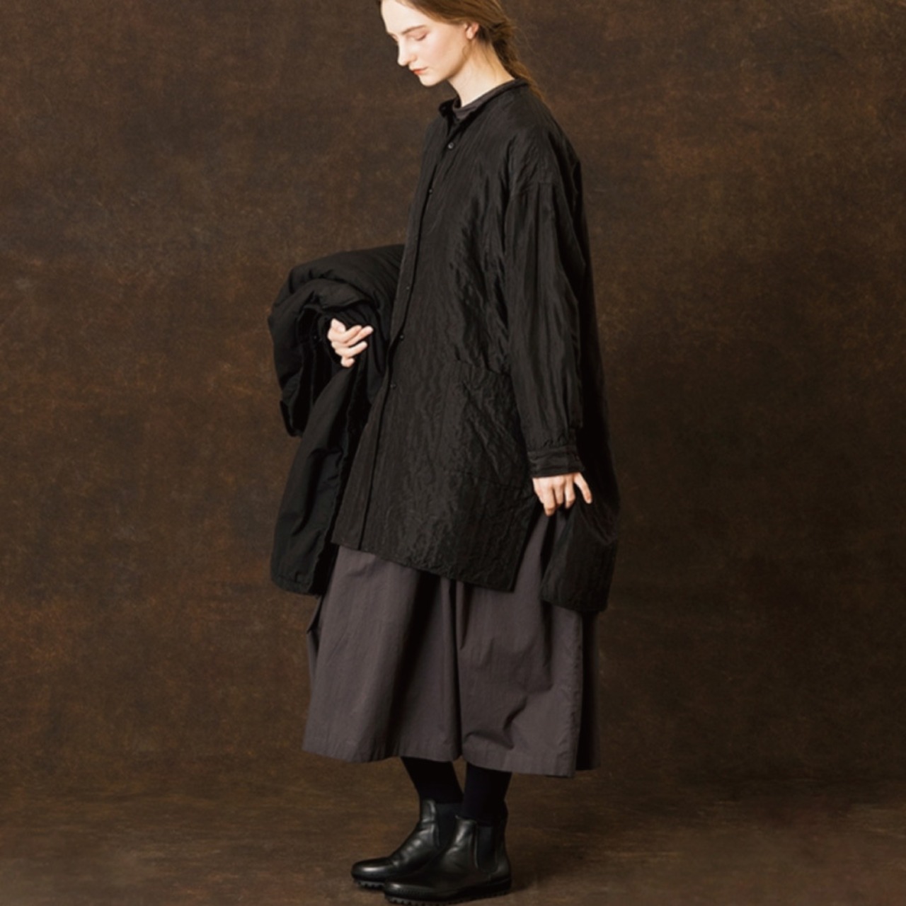 maison de soil (メゾンドソイル) シルク 薄キルティング バンドカラーシャツジャケット STITCHED BANGALORE SILK PLAIN BANDED COLLAR SHIRT