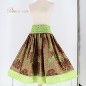 フラダンス 衣装 パウスカート ブラウン系 グリーン系 リバーシブル モンステラ柄 ハイビスカス柄 無地 シンプル かわいい 華やか 鮮やか 明るい 爽やか 黄緑 茶 ハワイアン アロハ ハワイアンプリント フラ ダンス レッスン 練習 カジュアル 大人可愛い