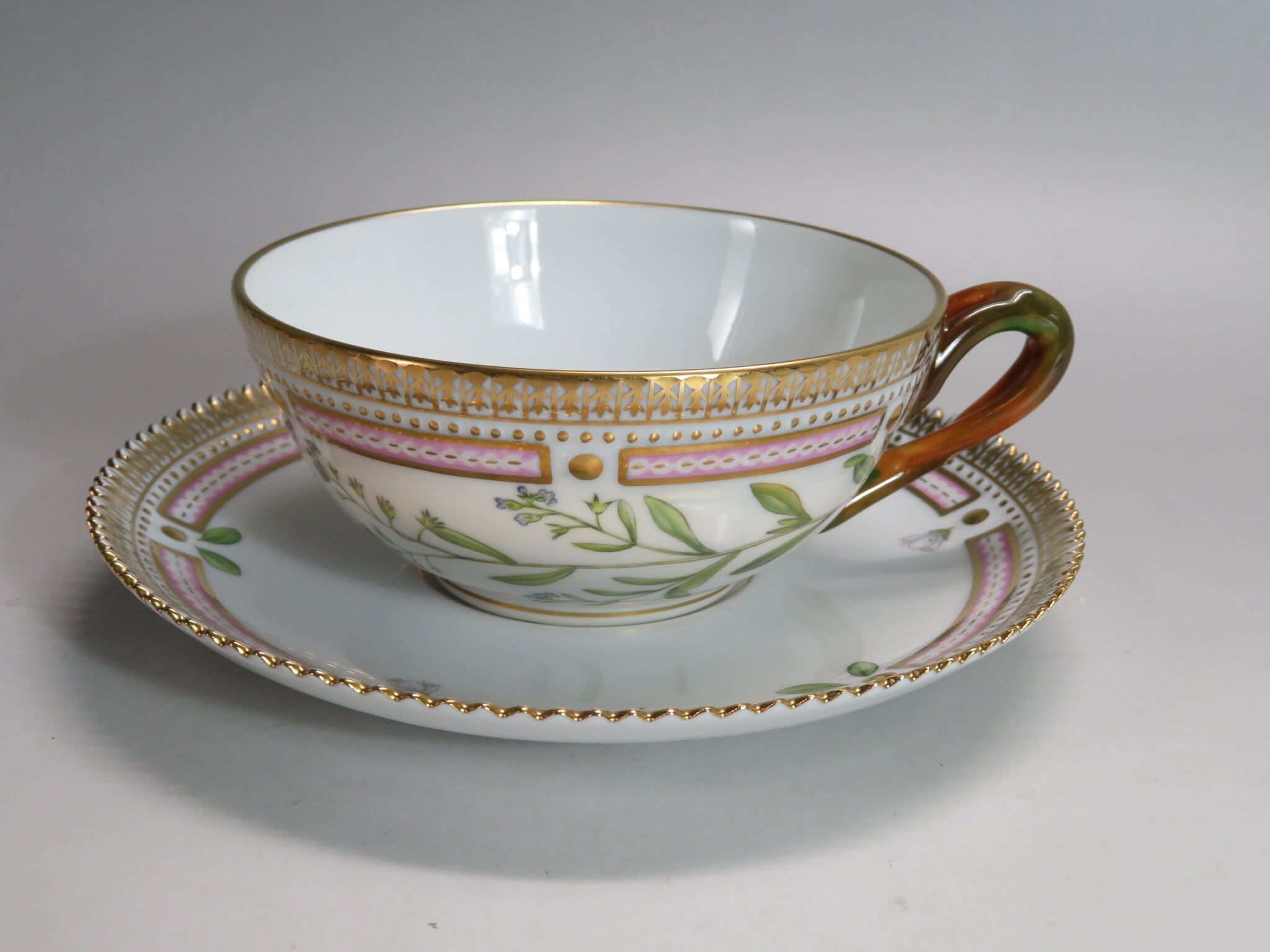 フローラダニカ ティーカップ&ソーサー | crescendo