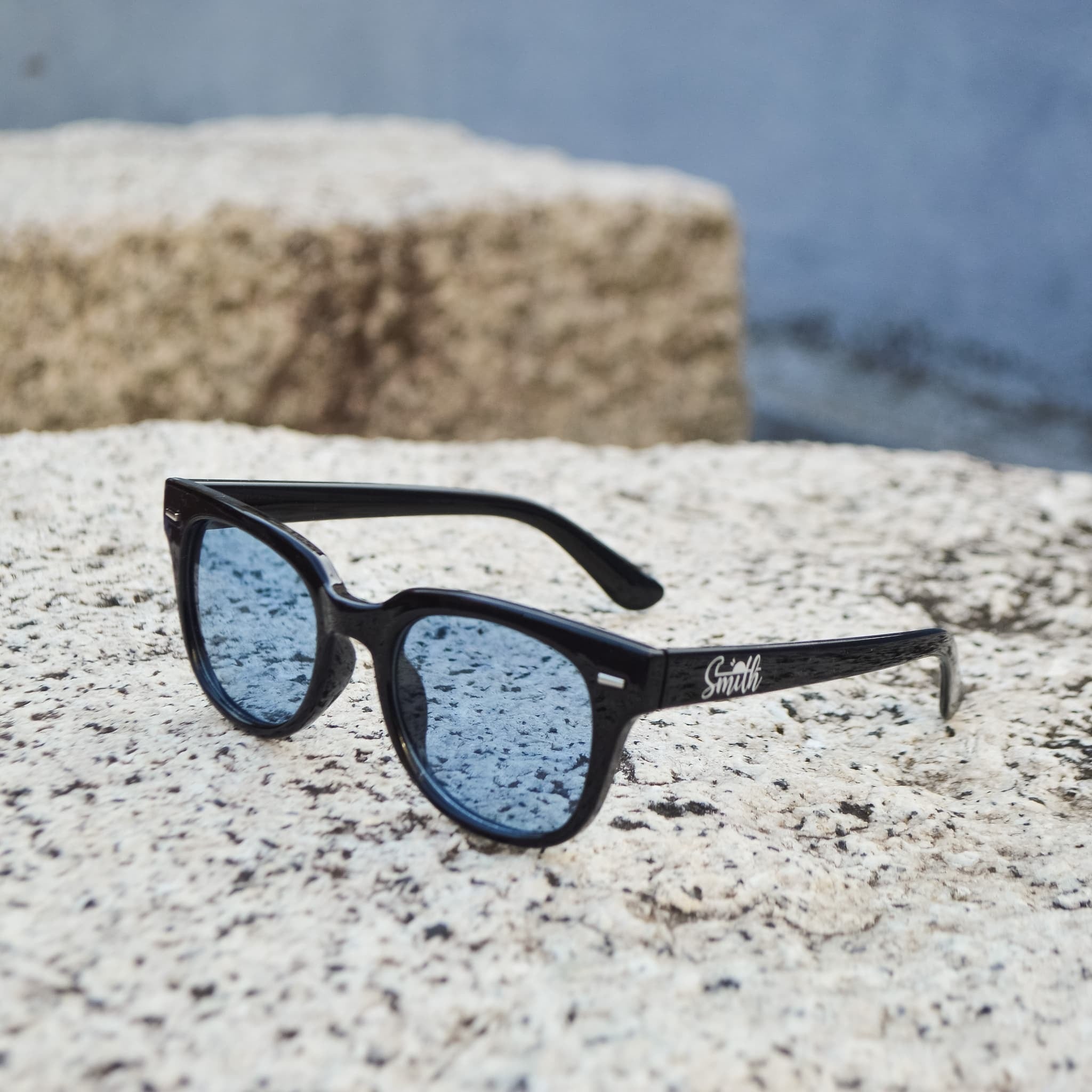 SunnySmith 調光サングラス（ラウンド・ウェリントン） | Sunny Smith