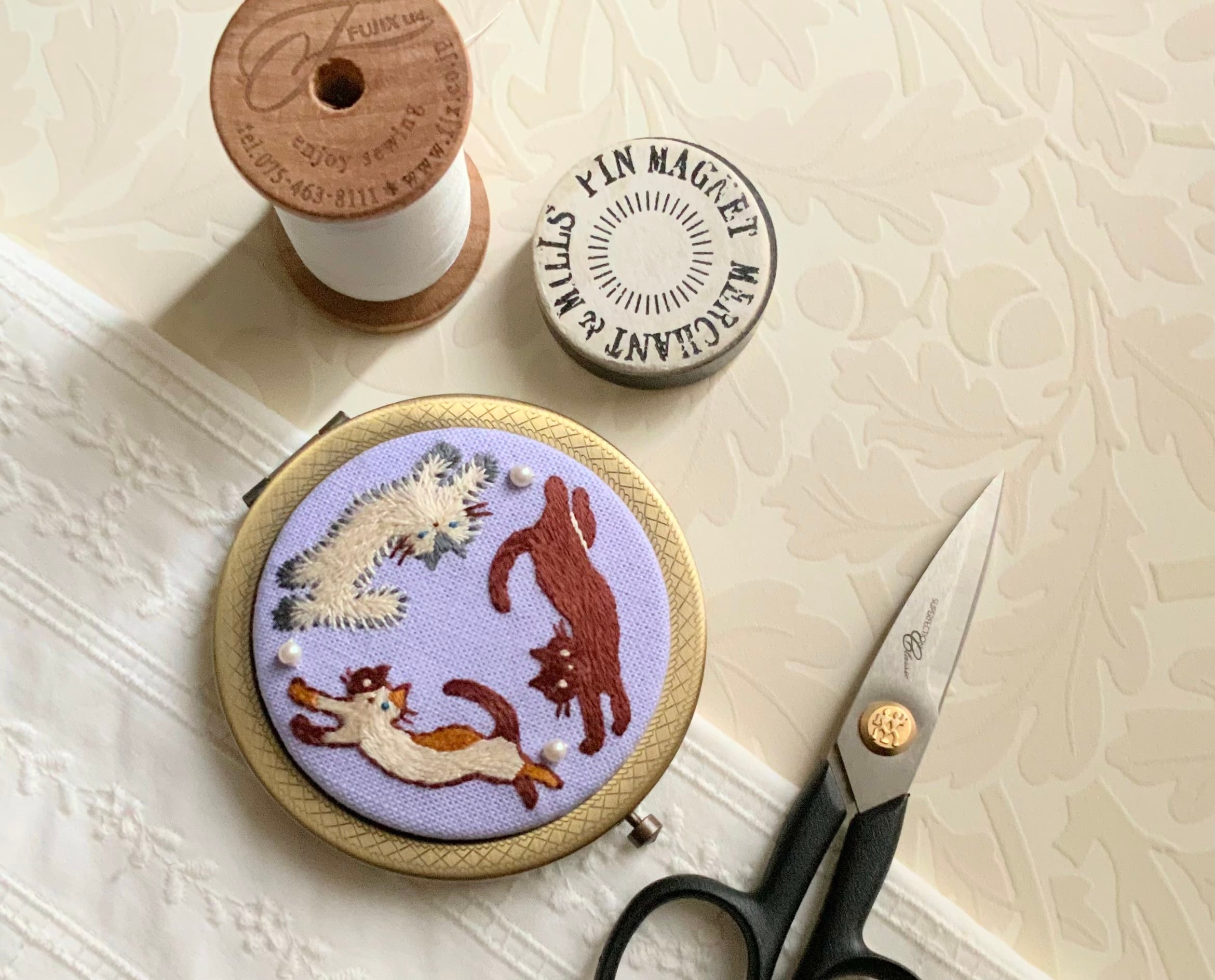 CAHIER刺繍教室 教材キット「刺繍のコンパクトミラー」