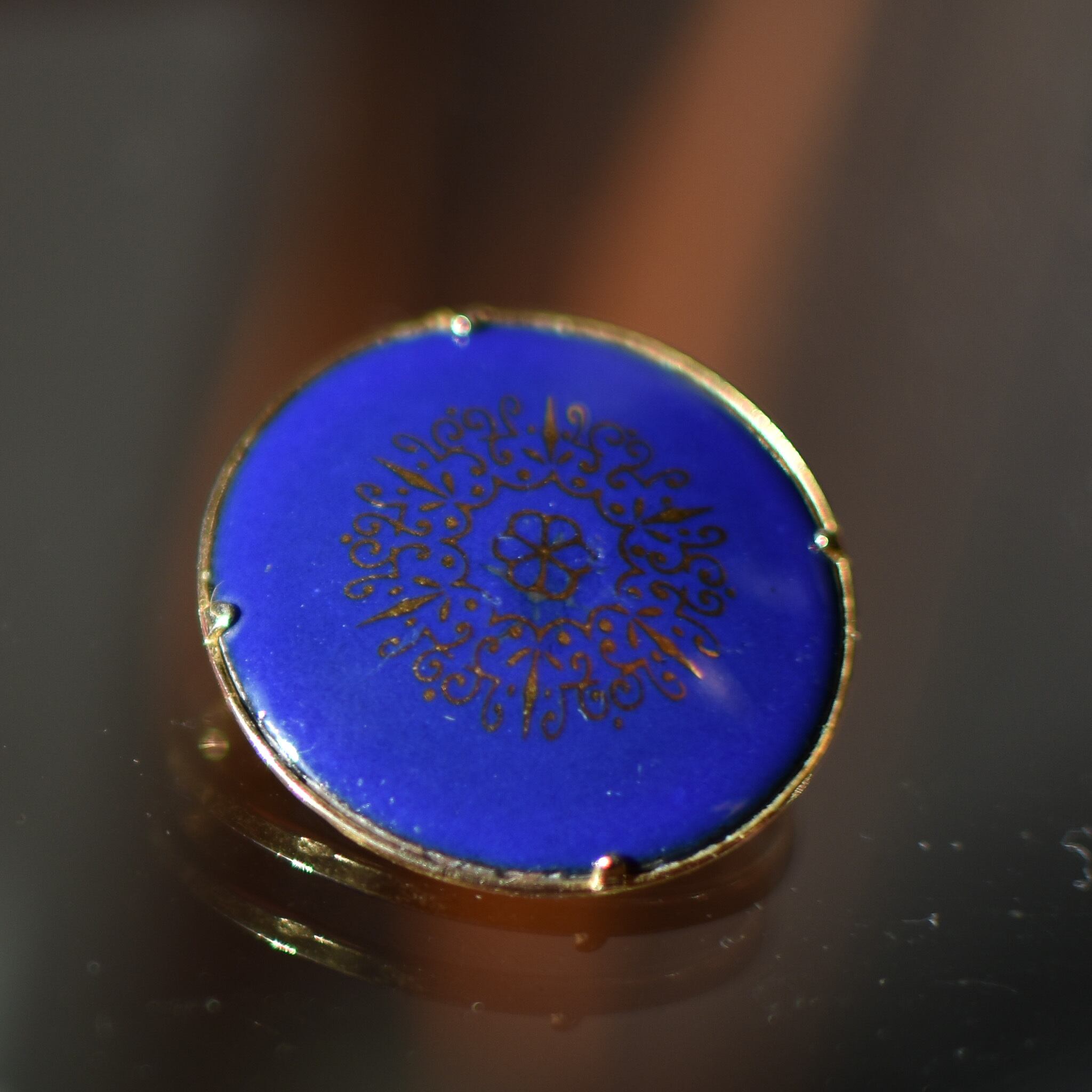 ブルーのブローチ 幾何学模様 青のブローチ | チェコガラスボタン専門