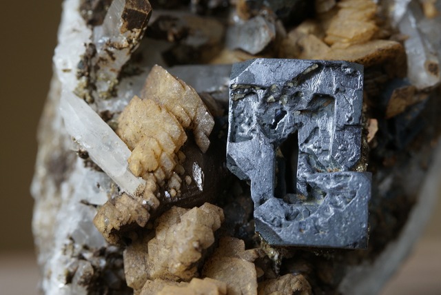 ガレナ/カルサイト/クォーツ  Galena/Calcite/Quartz