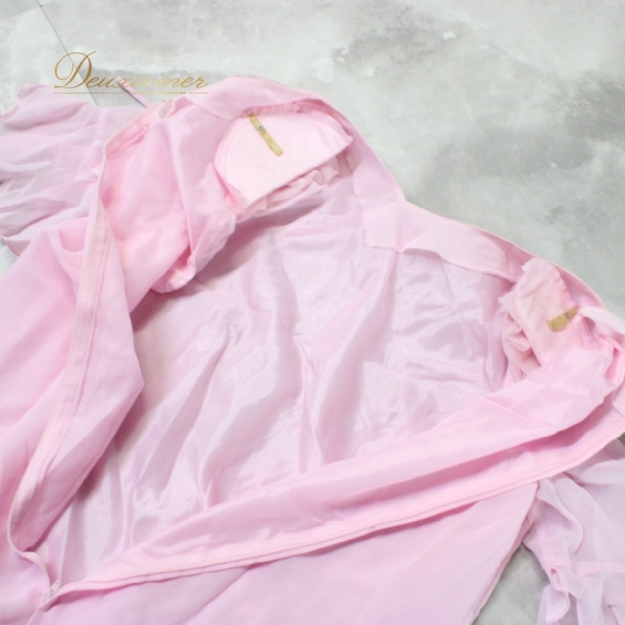 社交ダンス 衣装 スタンダード 上下セット ツーピース レッスンウェア パーティ衣装 U:NA ユーナ ピンク系 コサージュ 無地 ラインストーン 春色 ファスナー ストレッチ 二重スカート ふんわり コサージュ付き レディース ダンス用 ダンス衣装 講習用 発表会 おしゃれ おすすめ