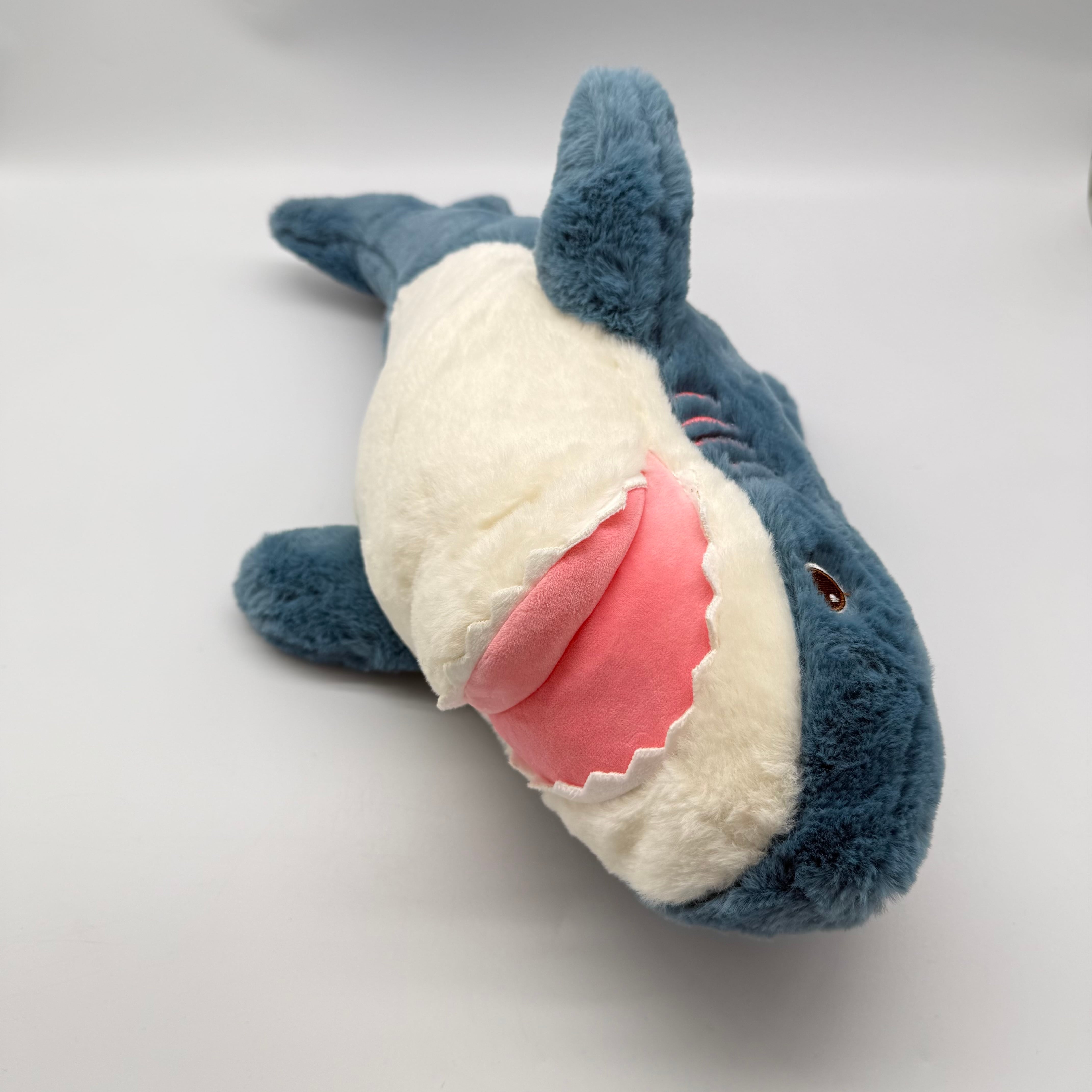 大きなサメくんぬいぐるみ（L） | 幼魚屋オンラインショップ