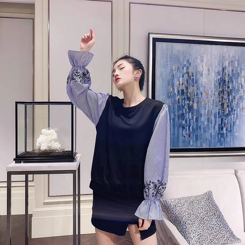 袖フリル切り替えトップス