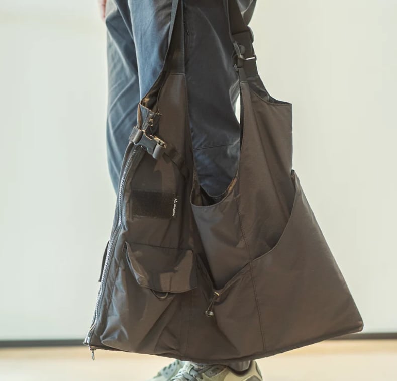 ANOBAアノバ】トートベスト - ベストになるトートバッグ -商品 ANOBAアノバ】トートベスト - ベストになるトートバッグ -商品