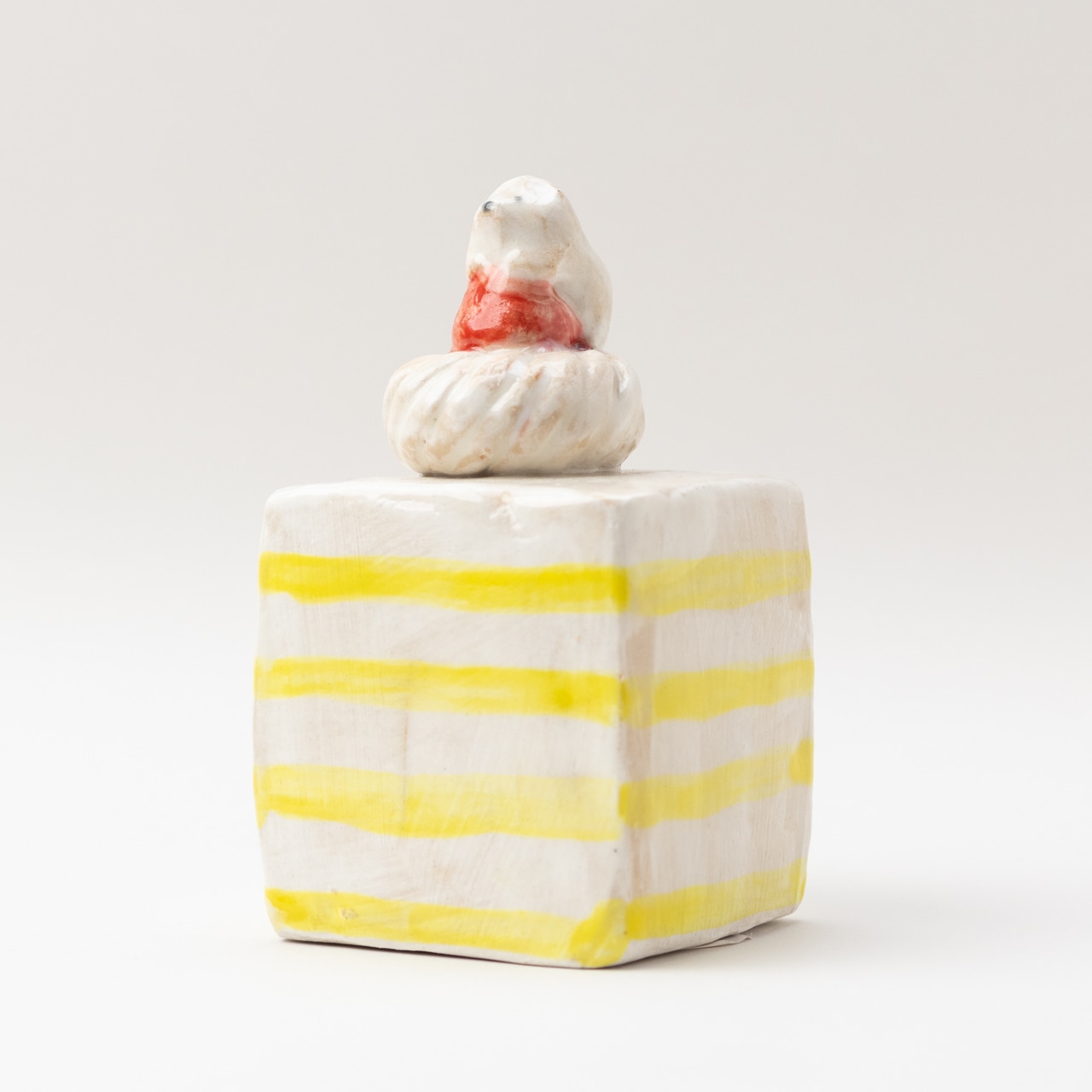 < すずきたまみ > 一輪挿し - しろくましかくショートケーキ