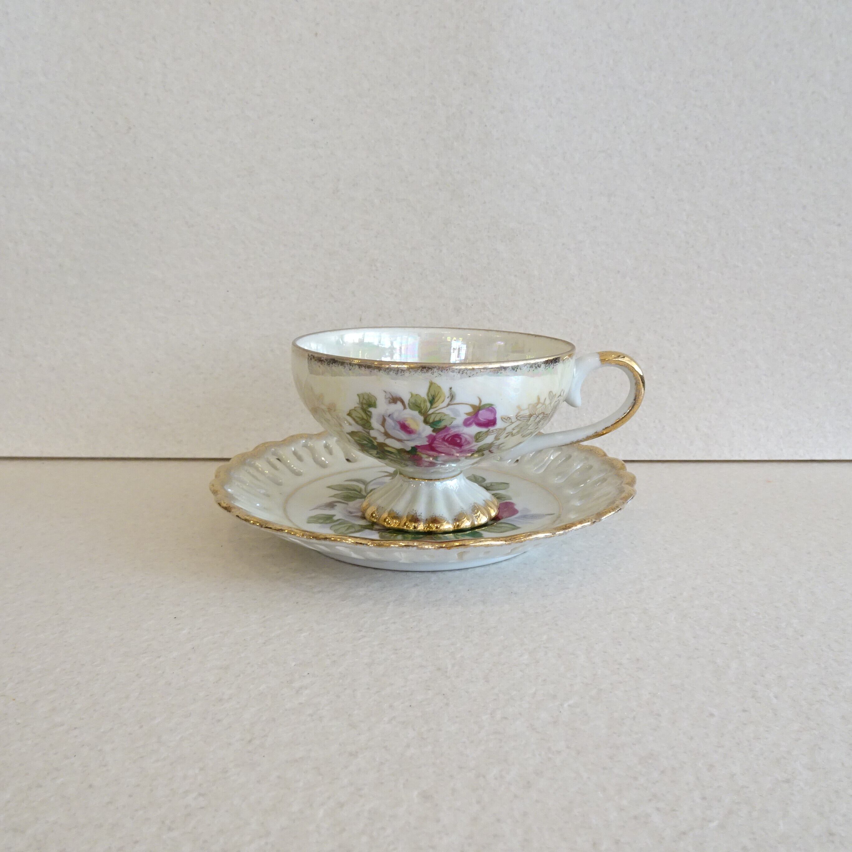 レトロなバラのカップ&ソーサー