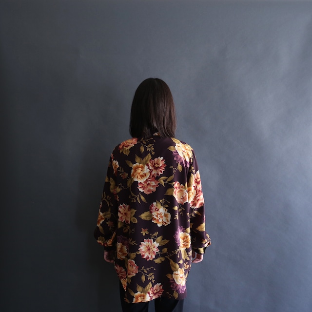 flower art pattern shoulder tuck loose shirt