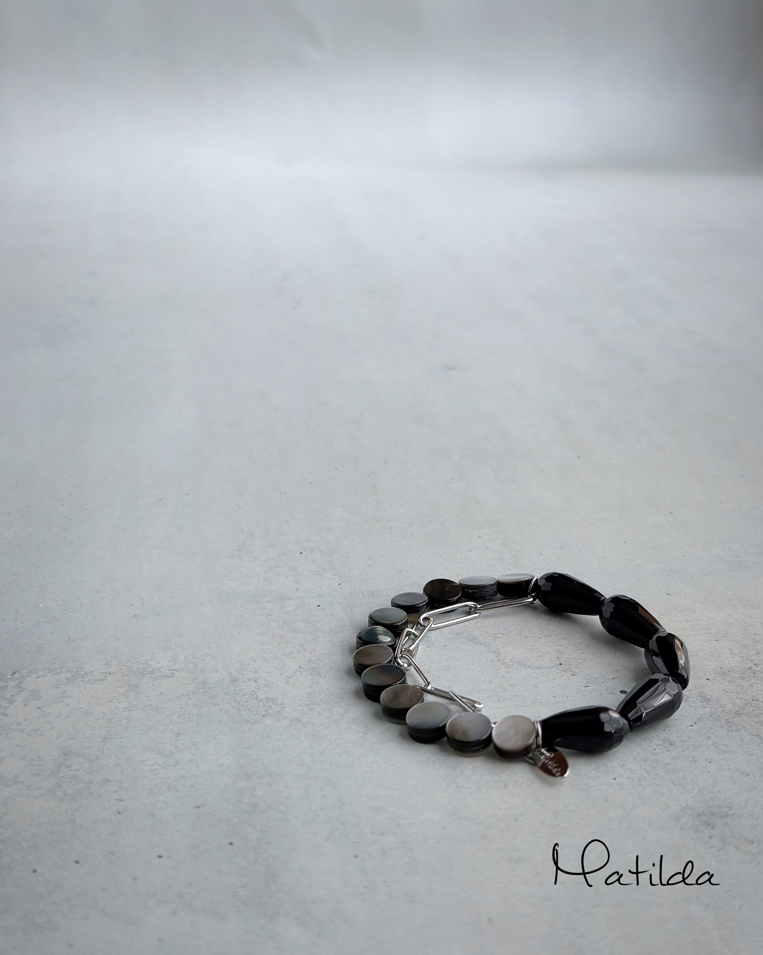 Chain & stone bracelet(オニキス×シェル)