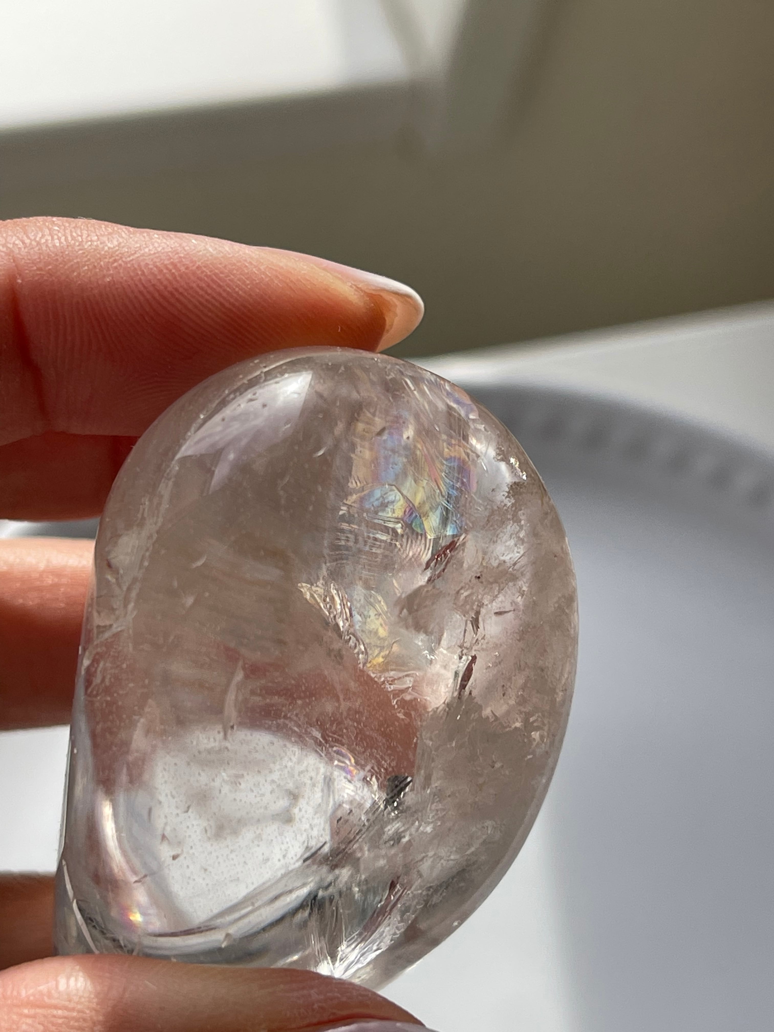 ブラジル産　レインボー水晶パームストーン