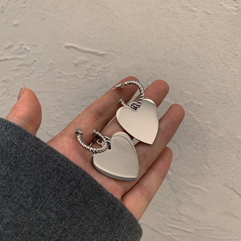 スタンダードイヤリング サマーレッド レトロ 夏物 指輪 ブラック・アイド・ピーズ51505558467