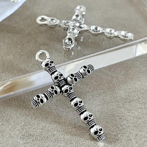 スカルヘッドクロスチャーム/十字架/宗教/頭骸骨/アンティークシルバー