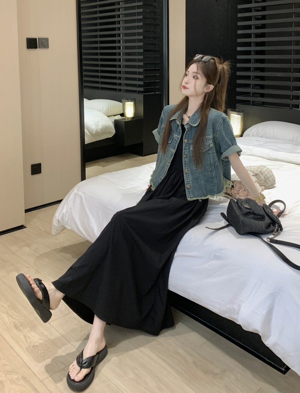 送料無料 個性的 春服 夏服 デニム セットアップ レディース ワンピース セットアップ ジャケット シャンパー キャミワンピ Gジャン ロング  マキシ丈 ノースリーブ 半袖 Uネック フレア インスタ映え SNS 映え 流行 トレンド 普段使い 着回し 重ね着 無地 ブラック S M L  シンプル