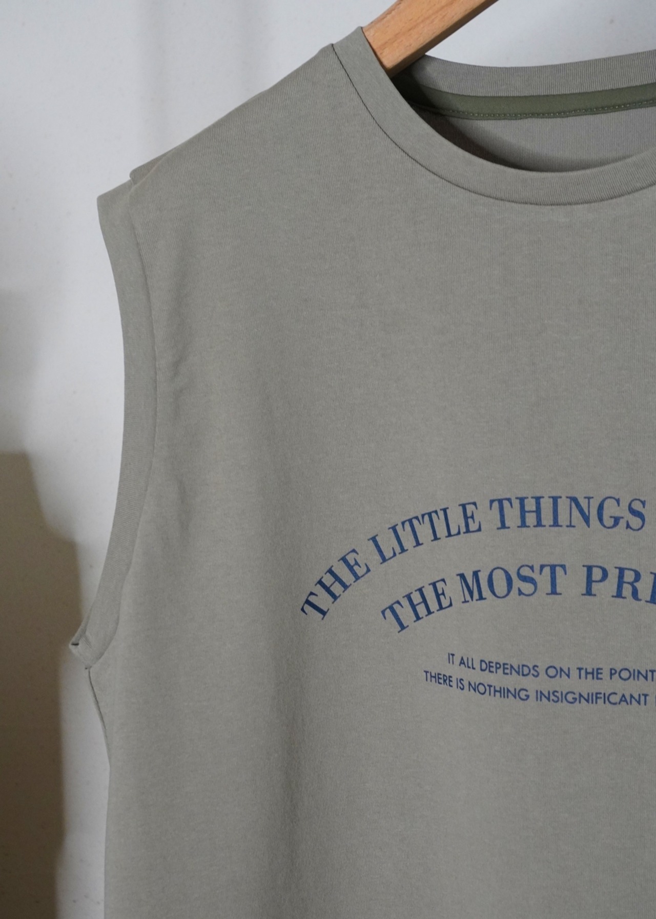 ノースリーブ　ロゴTシャツ