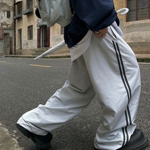 ホワイトグレーラインナイロンルーズパンツ　1101