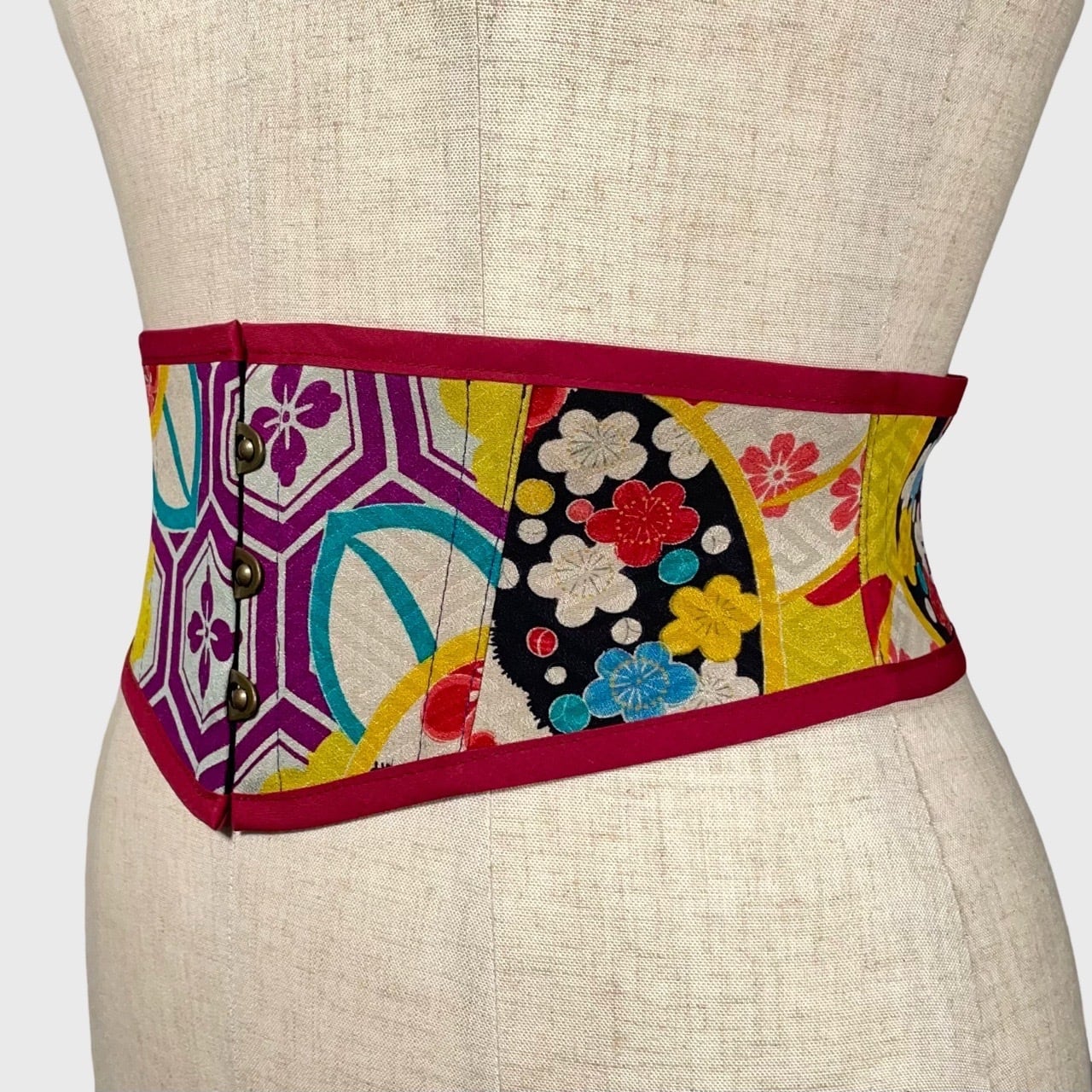 着物コルセット（アンティークはぎれより制作）Kimono Corset (Made of