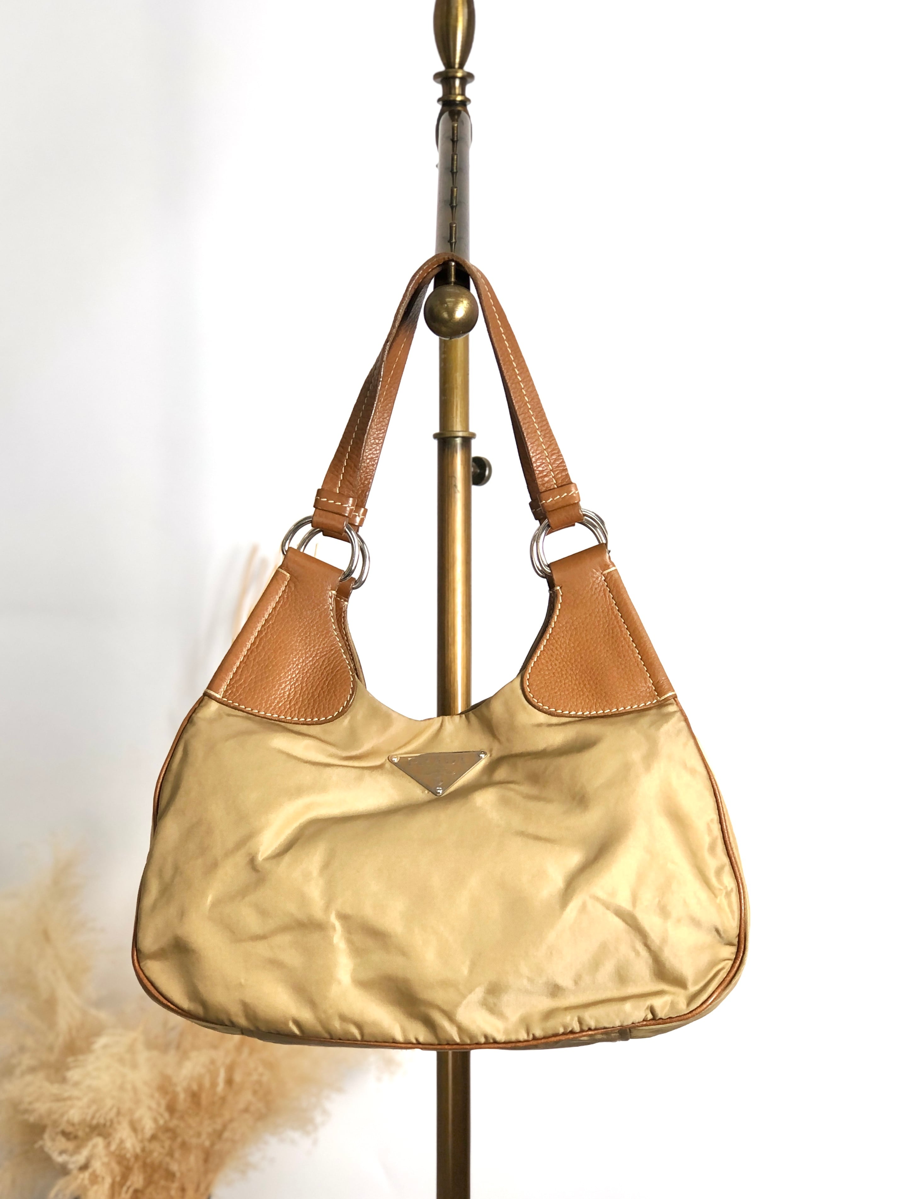 CELINE セリーヌ メダル モチーフ スエード ショルダーバッグ ボルドー