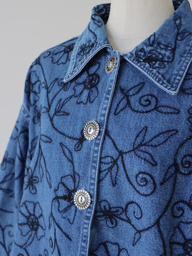 ●made in INDIA flower embroidery denim jacket