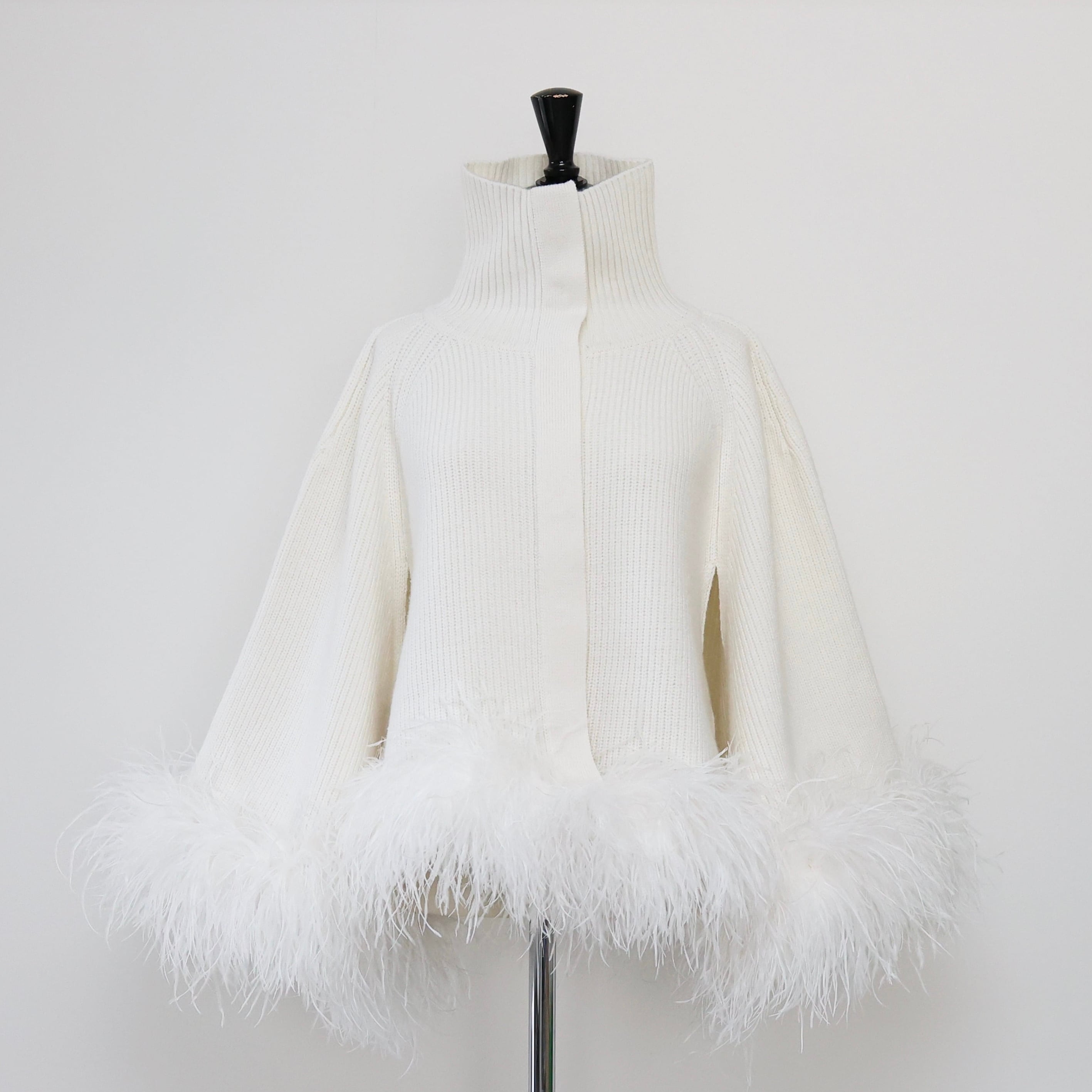 GPG-603 Feather Knit Cape | gypsohila