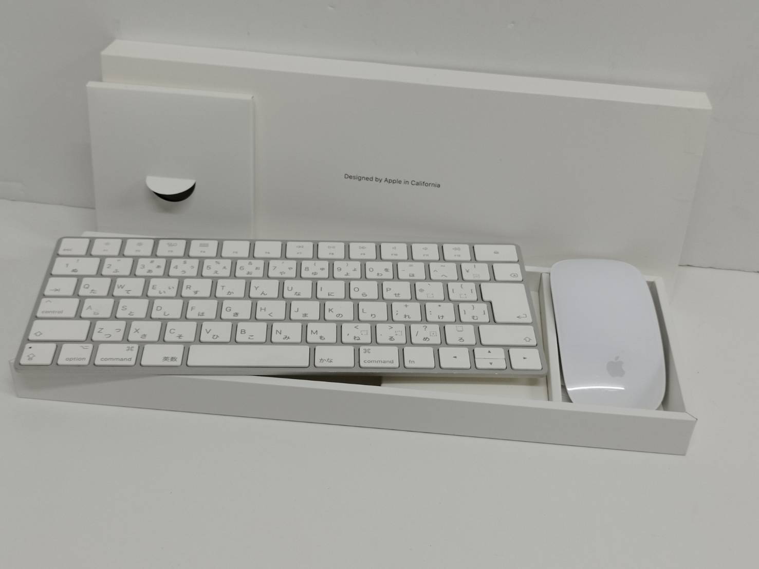 【未使用に近い】Apple Magic Keyboard/US配列(A1644) Magic Trackpad 2(A1535)セット！（正規品） 未使用に近い】Apple Magic Keyboard/US配列(A1644) Magic Trackpad 2