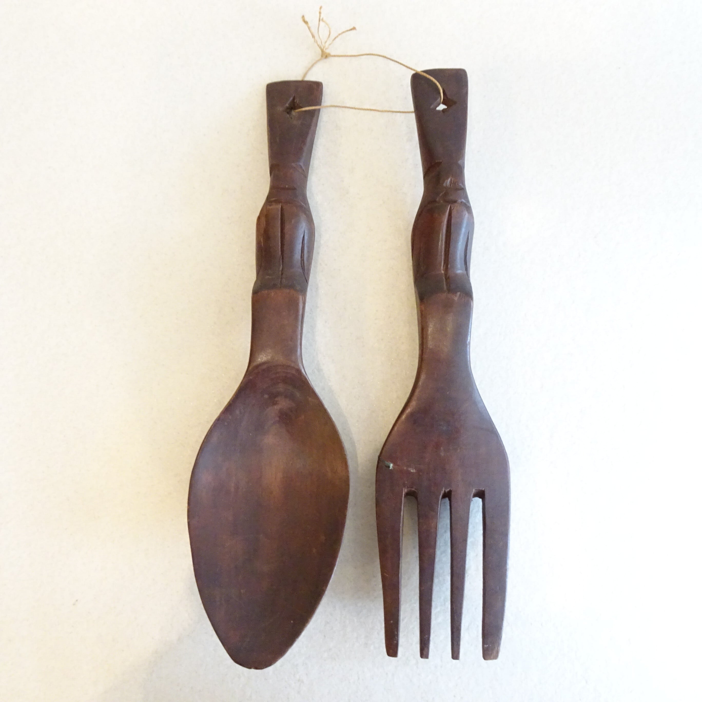 スプーンとフォークの壁掛けオブジェ