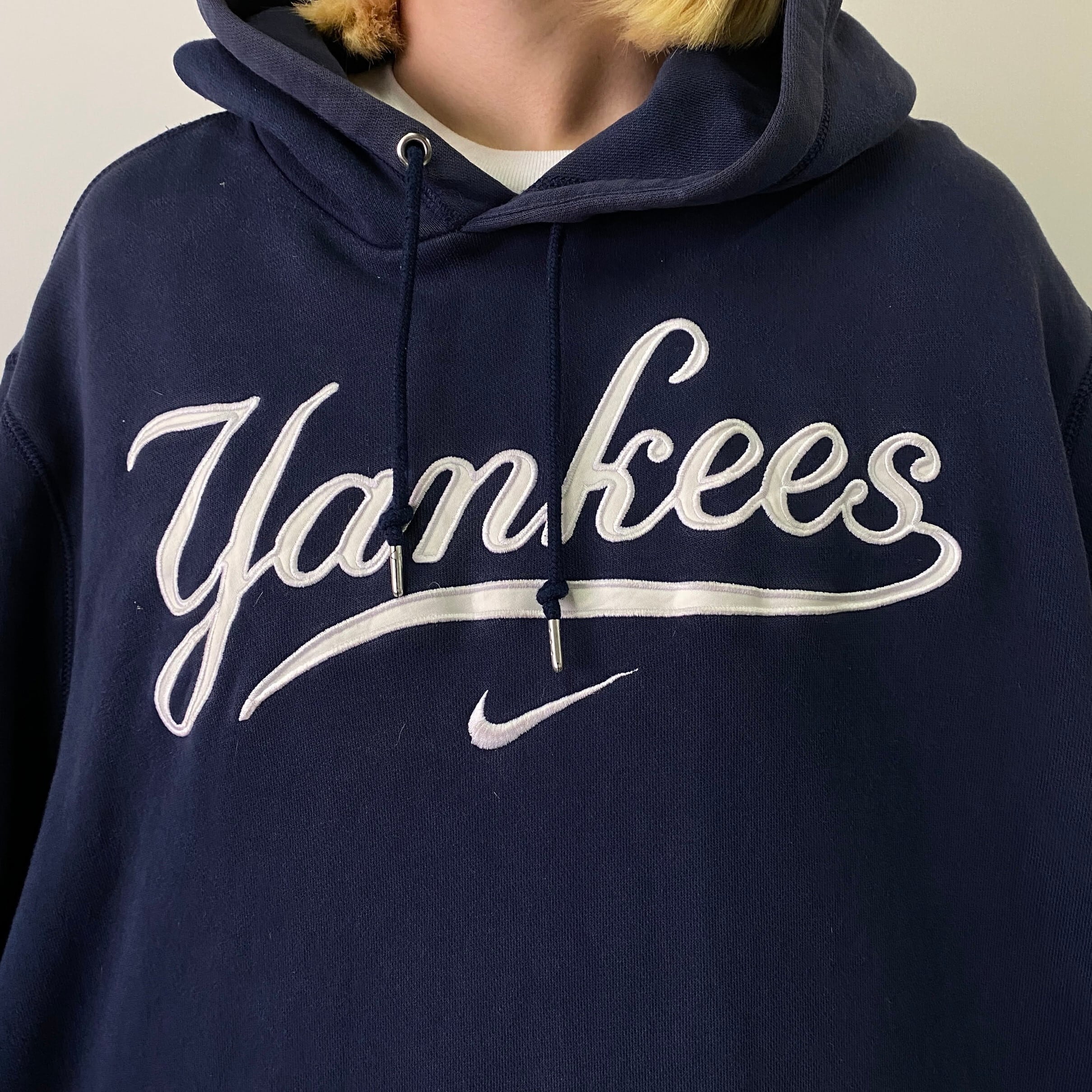 【MLB L】ナイキ NY ヤンキース 刺繍ロゴ スウェット パーカー 紺