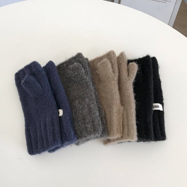 CHANEL 指なし手袋 グレー/ベージュ　グローブ CHANEL - CHANEL シャネル 手袋 ベージュ 布袋付き 新品 未使用の通販