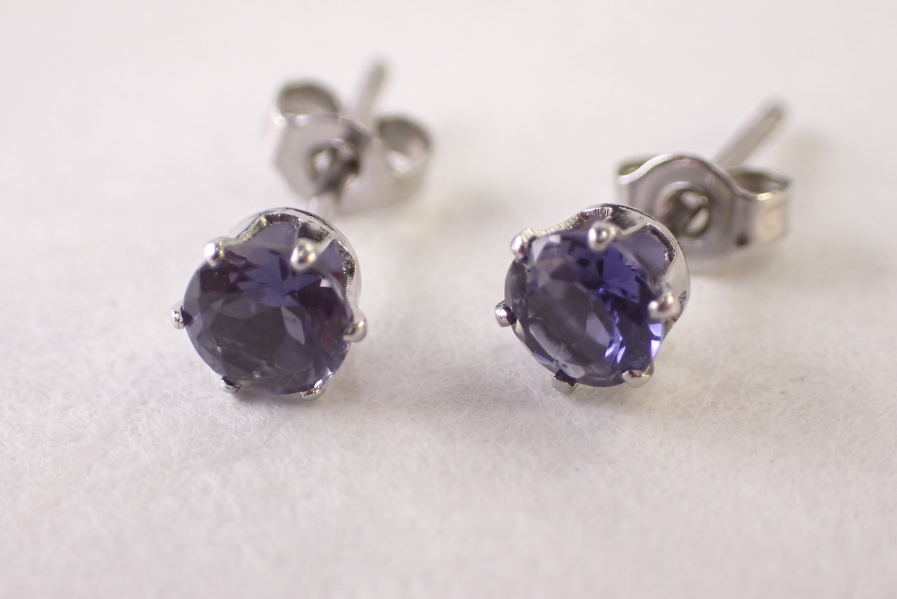 アイオライトピアス　約4mm　[D9-123]